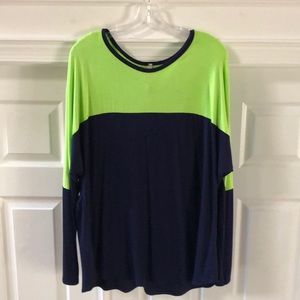 Color block dolman sleeve shirt